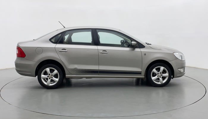 2015 Skoda Rapid AMBITION 1.6 MPI MT PLUS, Petrol, Manual, 39,337 km, Right Side