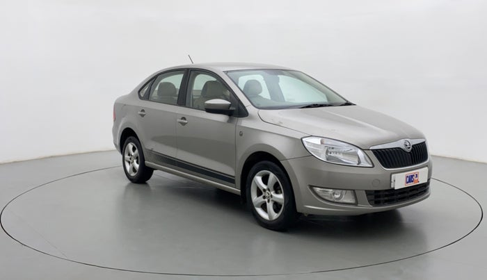 2015 Skoda Rapid AMBITION 1.6 MPI MT PLUS, Petrol, Manual, 39,337 km, Right Front Diagonal