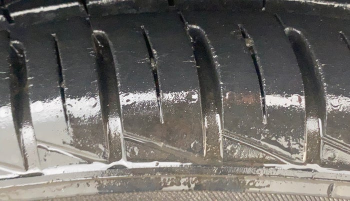 2022 Renault Kwid CLIMBER MT 1.0, Petrol, Manual, 14,836 km, Right Front Tyre Tread