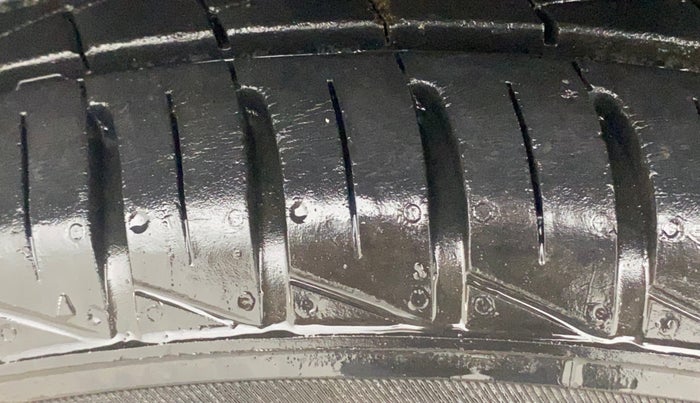 2022 Renault Kwid CLIMBER MT 1.0, Petrol, Manual, 14,836 km, Left Front Tyre Tread