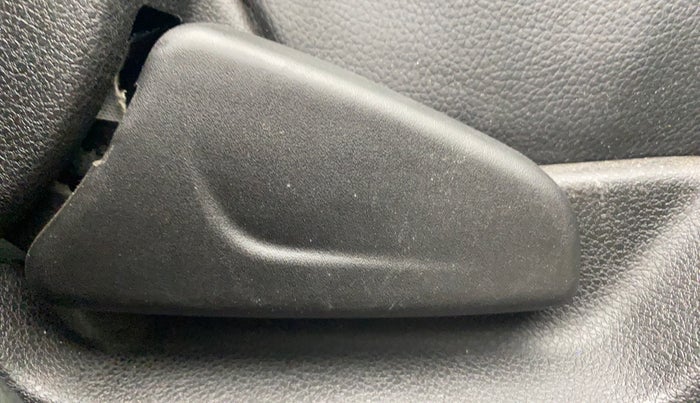 2022 Renault Kwid CLIMBER MT 1.0, Petrol, Manual, 14,836 km, Driver Side Adjustment Panel