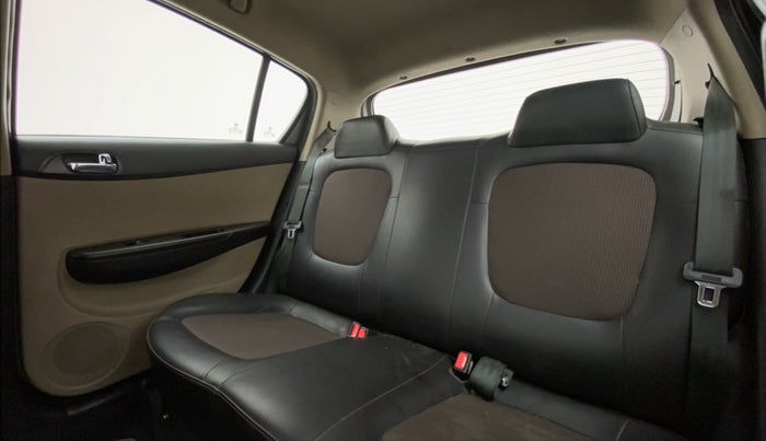 2012 Hyundai i20 MAGNA (O) 1.2, Petrol, Manual, 46,802 km, Right Side Rear Door Cabin