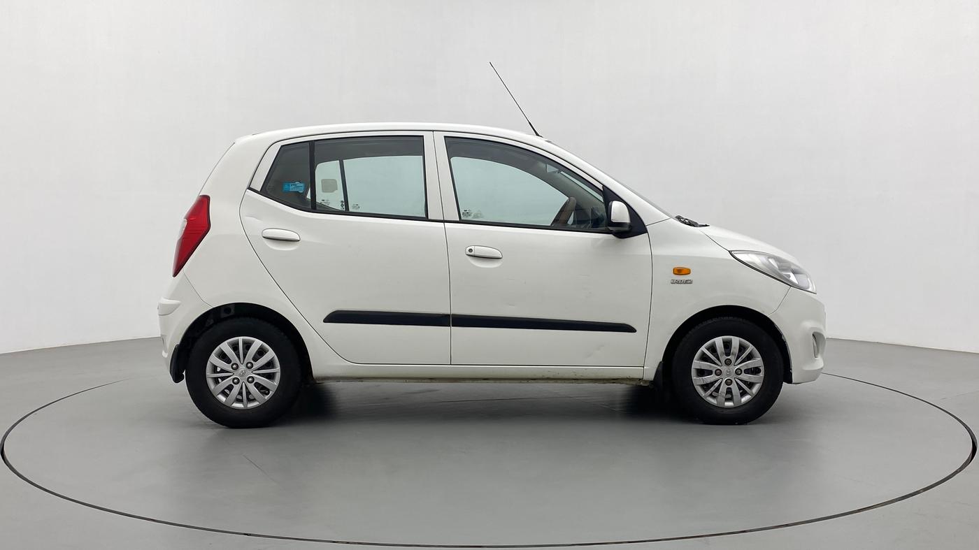 2015 Hyundai i10 SPORTZ 1.1, Petrol, Manual, 51,737 km, Right Side View