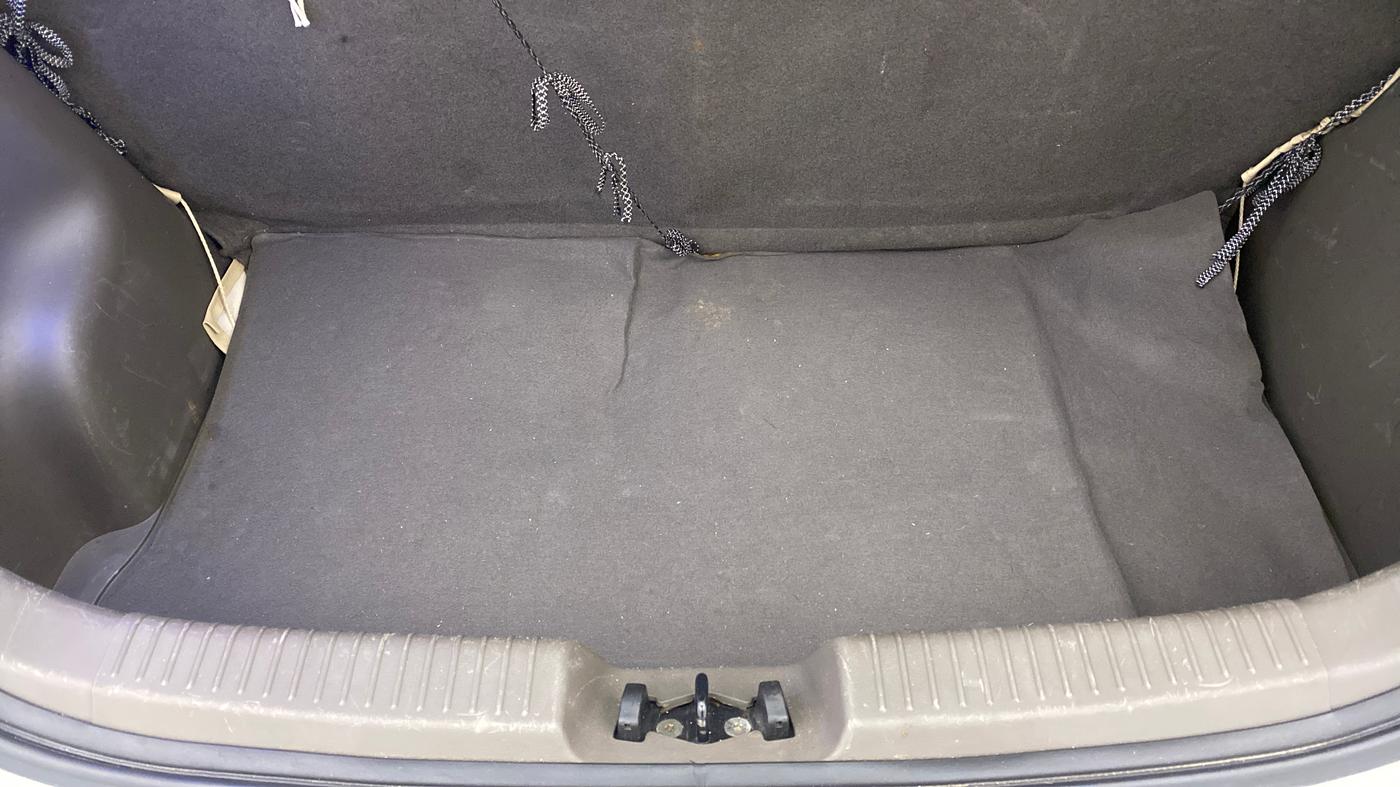 2015 Hyundai i10 SPORTZ 1.1, Petrol, Manual, 51,737 km, Boot Inside