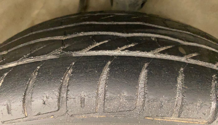 2012 Maruti Alto K10 VXI, Petrol, Manual, 49,241 km, Right Front Tyre Tread
