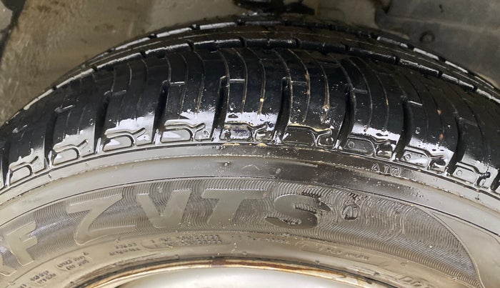 2018 Mahindra KUV 100 NXT K2 P 6 STR, Petrol, Manual, 27,851 km, Right Front Tyre Tread