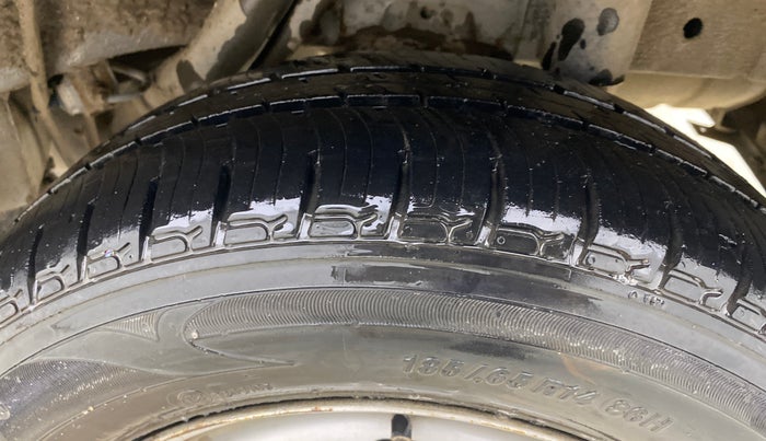 2018 Mahindra KUV 100 NXT K2 P 6 STR, Petrol, Manual, 27,851 km, Left Rear Tyre Tread