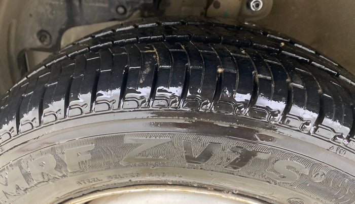 2018 Mahindra KUV 100 NXT K2 P 6 STR, Petrol, Manual, 27,851 km, Left Front Tyre Tread