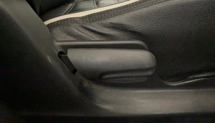 2015 Maruti Swift VXI, Petrol, Manual, 1,01,603 km, Driver Side Adjustment Panel