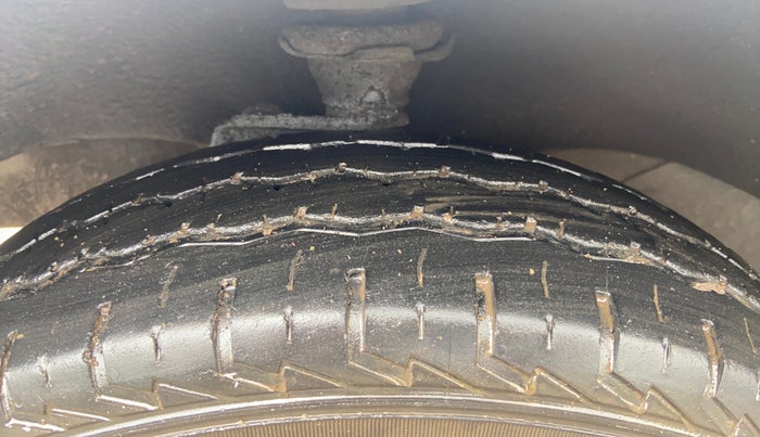 2023 Maruti Eeco 5 STR AC, Petrol, Manual, 26,319 km, Left Front Tyre Tread