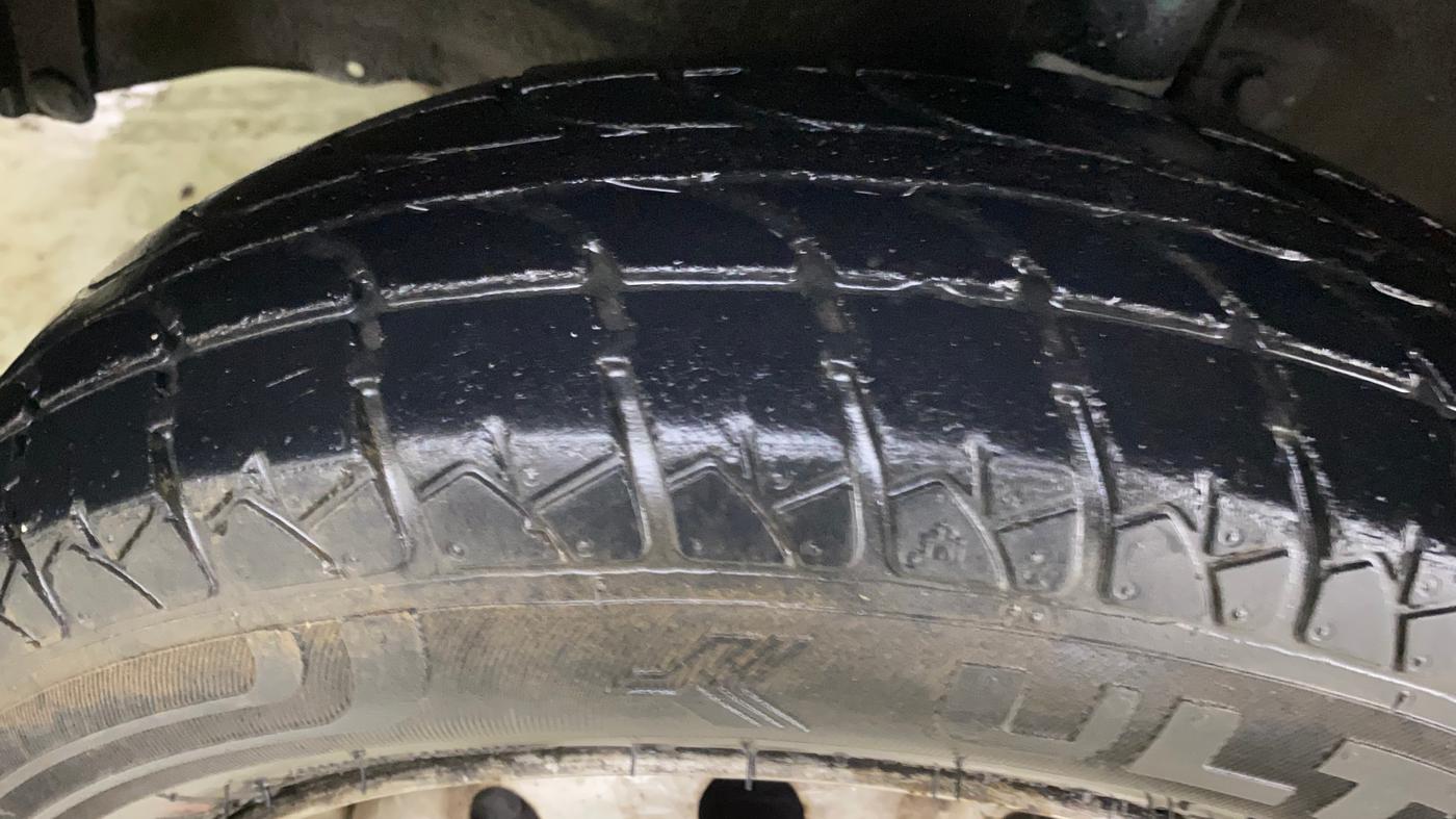 2014 Maruti Wagon R 1.0 LXI CNG, CNG, Manual, 1,06,655 km, Left Front Tyre Tread