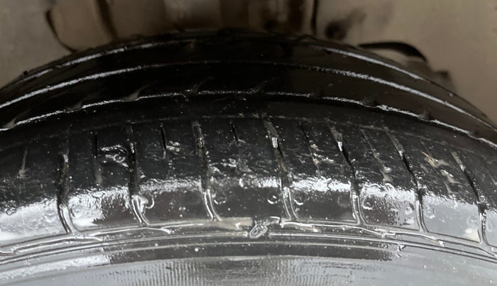 2016 Tata Tiago XM PETROL, Petrol, Manual, 68,461 km, Right Front Tyre Tread