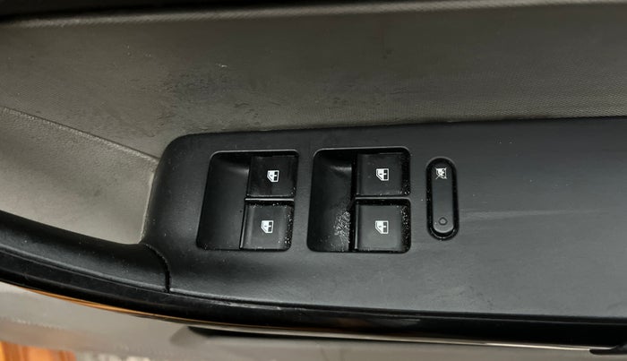 2016 Tata Tiago XM PETROL, Petrol, Manual, 68,461 km, Driver Side Door Panels Control