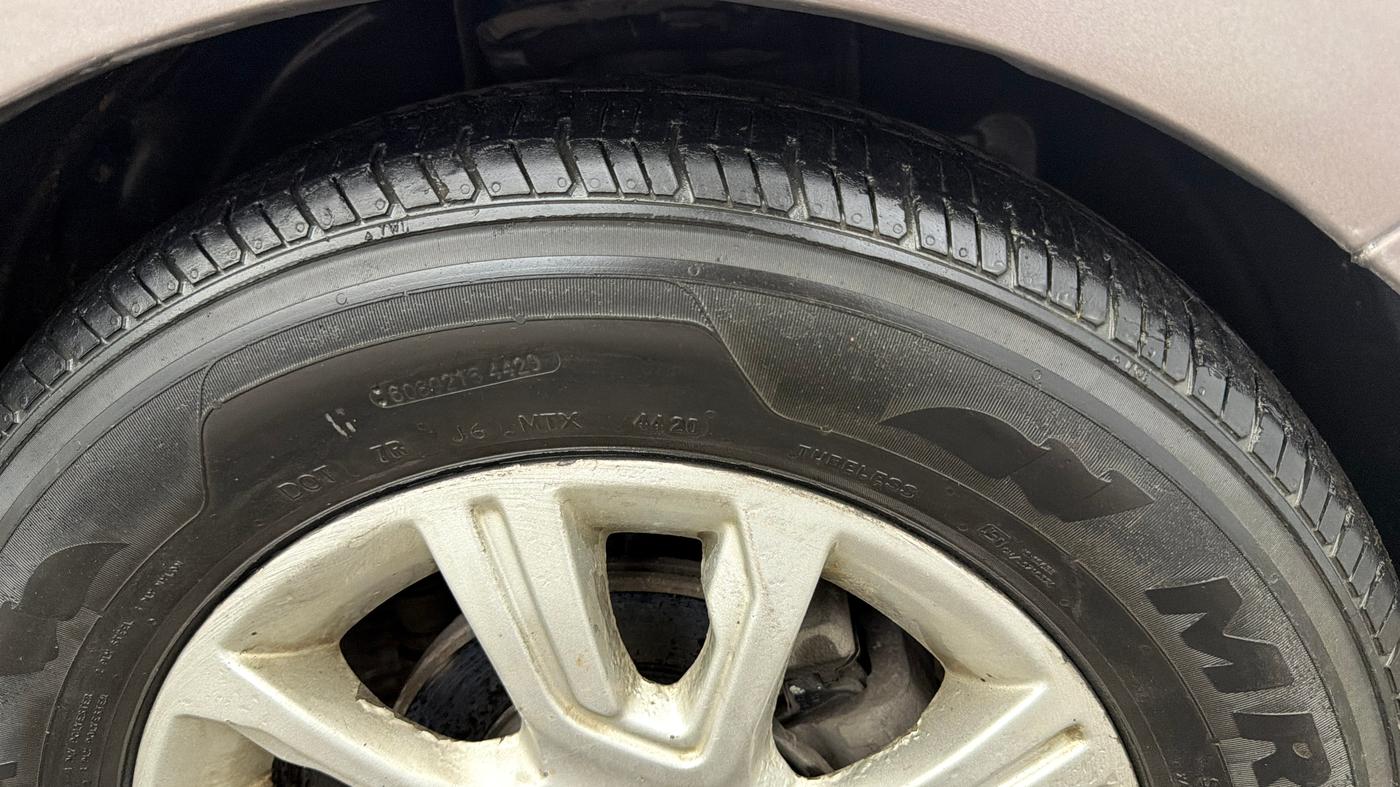 2016 Tata Tiago XZ PETROL, Petrol, Manual, 91,193 km, Right Front Tyre Tread