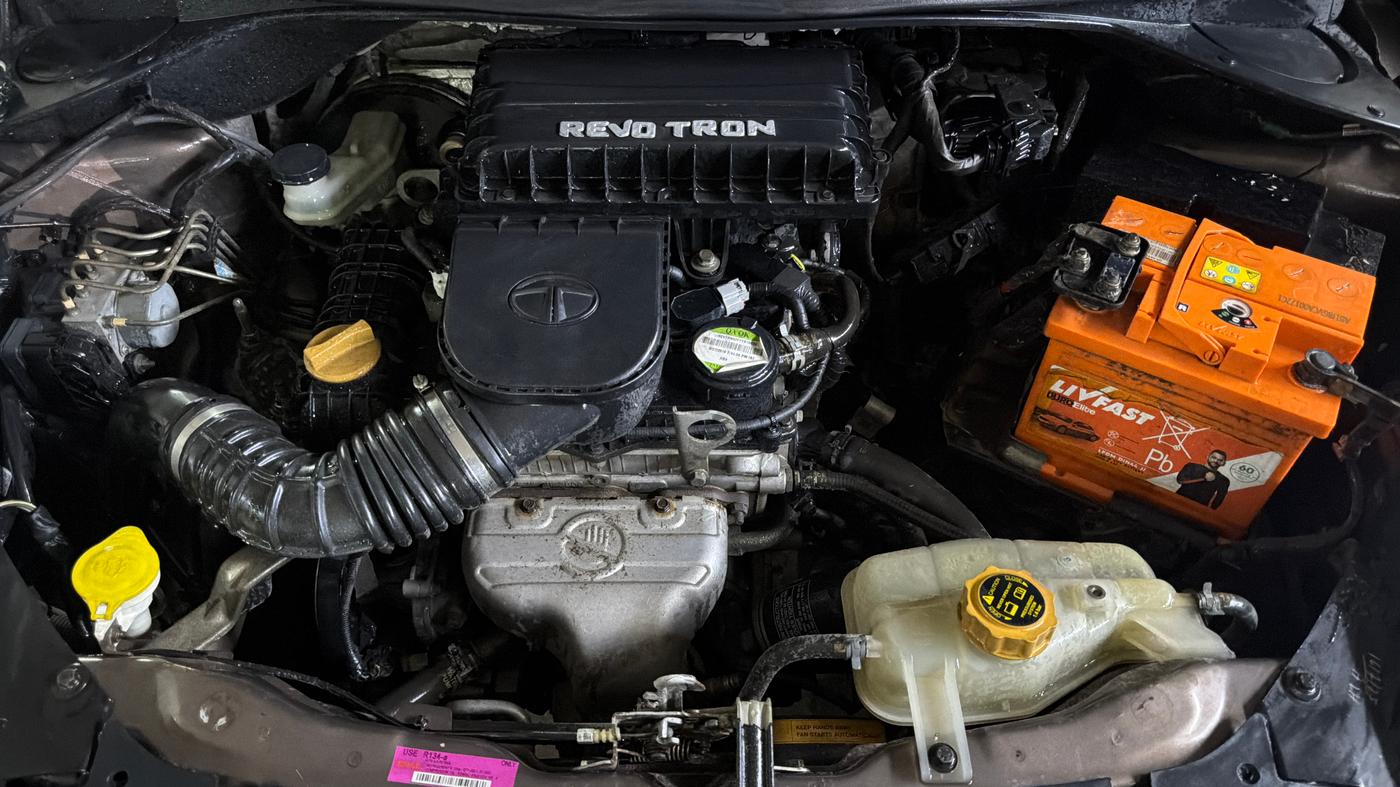 2016 Tata Tiago XZ PETROL, Petrol, Manual, 91,193 km, Engine View
