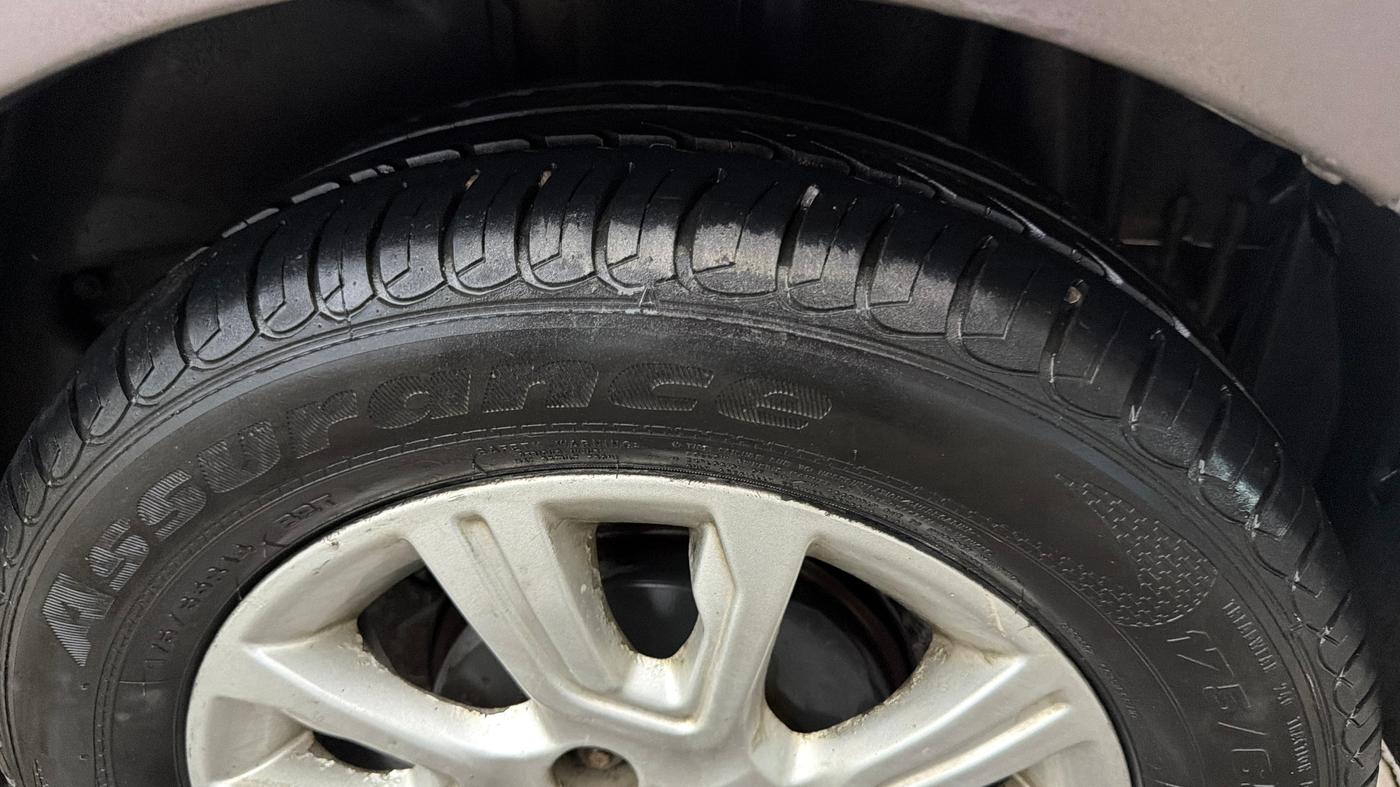 2016 Tata Tiago XZ PETROL, Petrol, Manual, 91,193 km, Left Rear Tyre Tread
