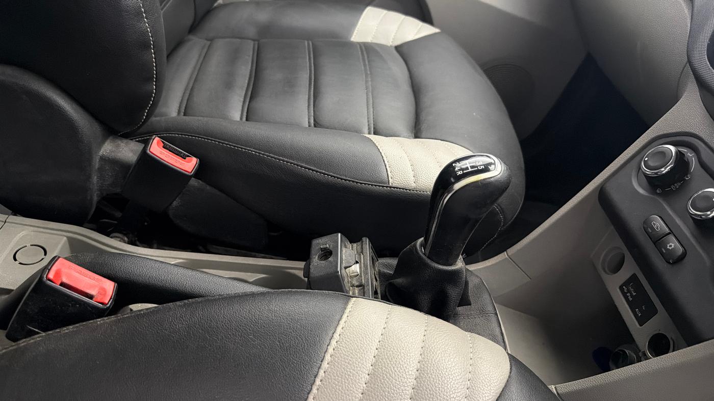 2016 Tata Tiago XZ PETROL, Petrol, Manual, 91,193 km, Gear Lever