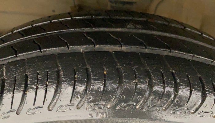 2020 Maruti S PRESSO VXI+, Petrol, Manual, 31,237 km, Left Front Tyre Tread