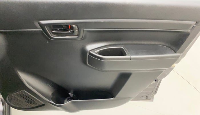 2020 Maruti S PRESSO VXI+, Petrol, Manual, 31,237 km, Driver Side Door Panels Control