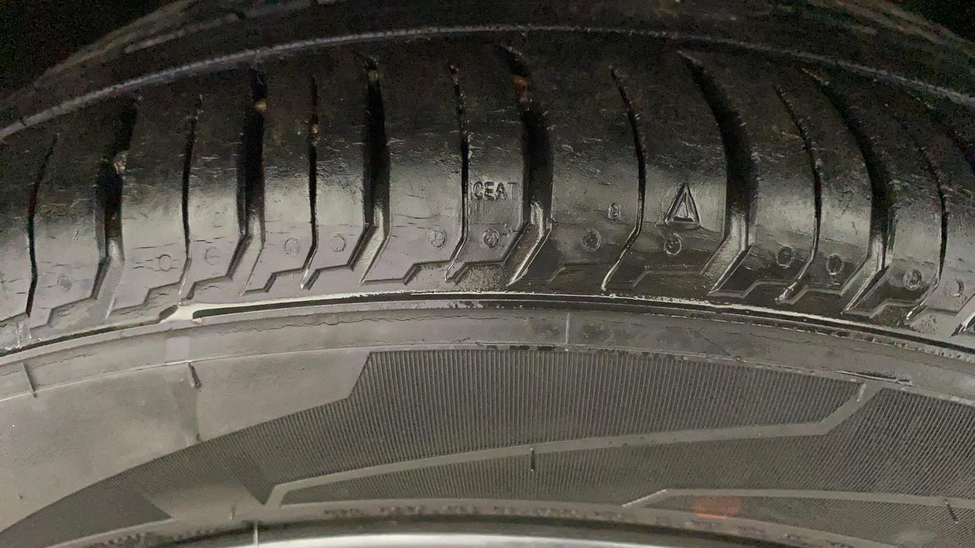 2021 Hyundai NEW I20 SPORTZ 1.0T GDI IMT, Petrol, Manual, 10,656 km, Right Front Tyre Tread