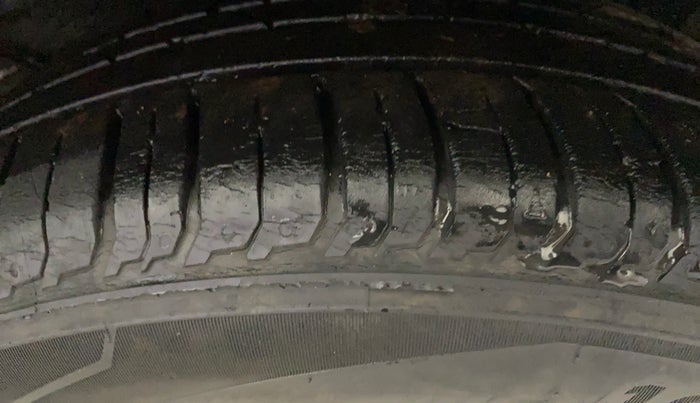 2021 Hyundai NEW I20 SPORTZ 1.0T GDI IMT, Petrol, Manual, 10,656 km, Left Rear Tyre Tread