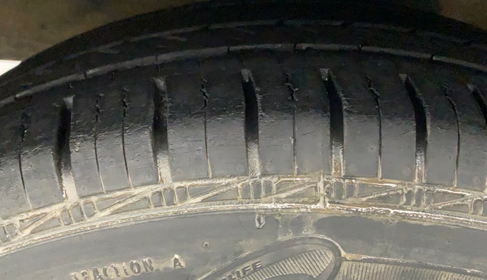 2012 Hyundai i10 MAGNA 1.2, Petrol, Manual, 88,839 km, Left Front Tyre Tread