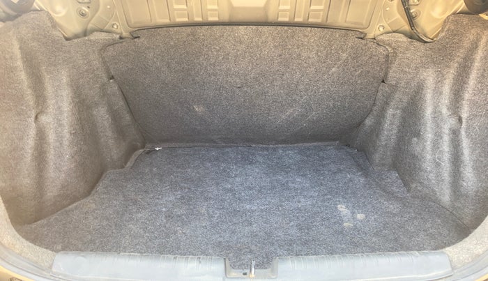 2014 Honda Amaze 1.5L I-DTEC EX, Diesel, Manual, 85,537 km, Boot Inside