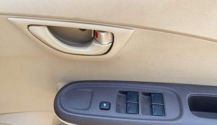 2014 Honda Amaze 1.5L I-DTEC EX, Diesel, Manual, 85,537 km, Driver Side Door Panels Control