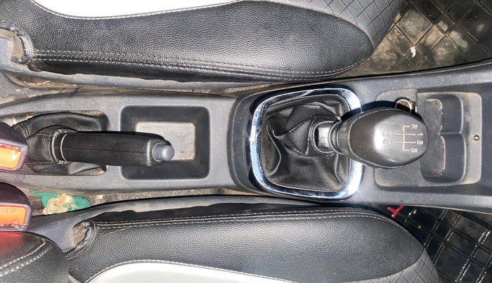 2016 Renault Kwid 1.0 MARVEL CAPTAIN AMERICA EDITION, Petrol, Manual, 61,545 km, Gear Lever