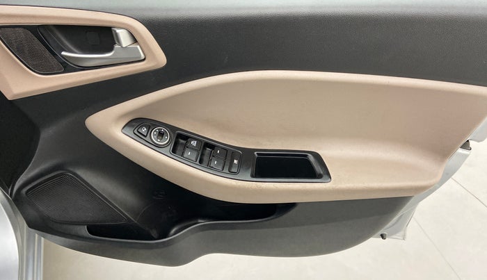 2020 Hyundai Elite i20 1.2 SPORTS PLUS VTVT, Petrol, Manual, 38,241 km, Driver Side Door Panels Control