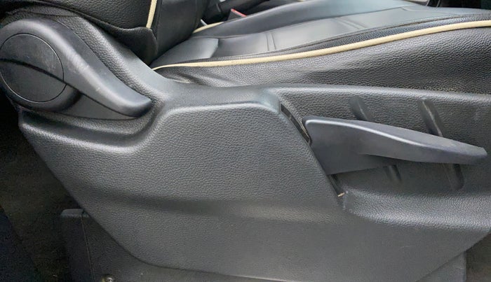 2018 Tata Hexa Varicor 400 XM, Diesel, Manual, 59,672 km, Driver Side Adjustment Panel