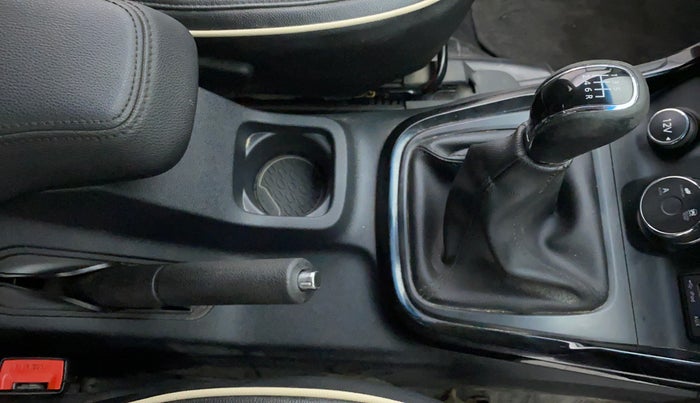 2018 Tata Hexa Varicor 400 XM, Diesel, Manual, 59,672 km, Gear Lever
