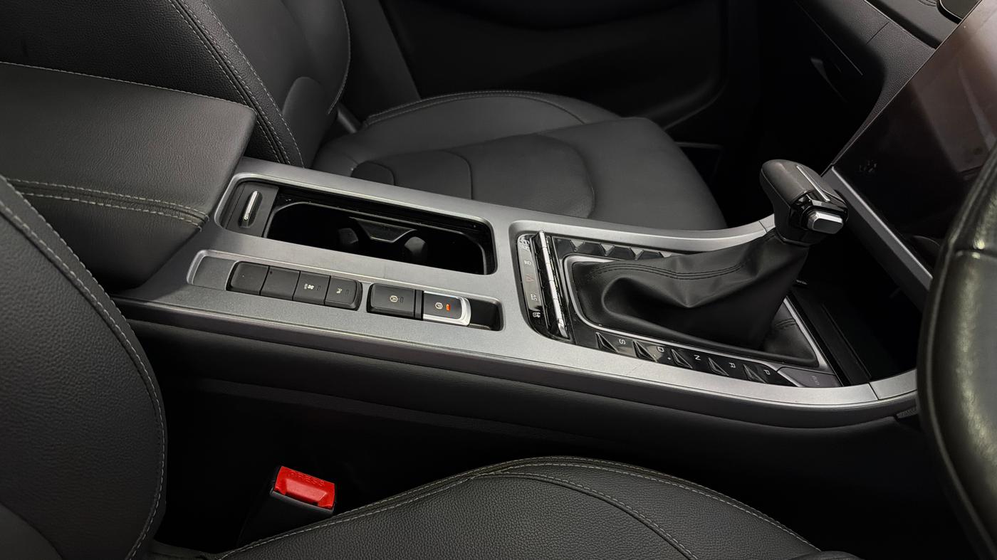 2024 MG HECTOR PLUS Sharp Pro Blackstorm 1.5 Turbo Petrol CVT 7 STR, Petrol, Automatic, 19,753 km, Gear Lever