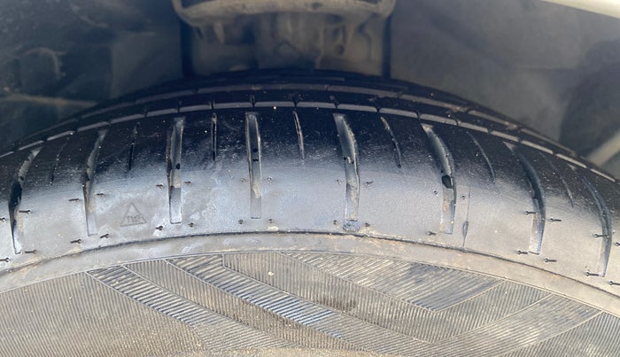 2019 Ford Figo Aspire TITANIUM BLU 1.2 PETROL, Petrol, Manual, 68,859 km, Right Front Tyre Tread