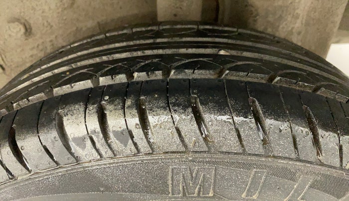 2011 Toyota Etios G, Petrol, Manual, 76,474 km, Left Rear Tyre Tread