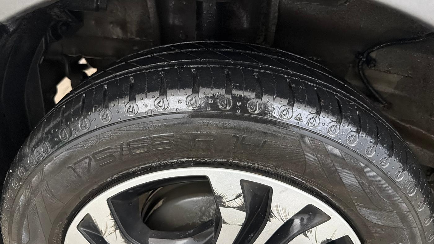 2024 Tata Tiago XTA CNG , CNG, Automatic, 50,745 km, Right Rear Tyre Tread