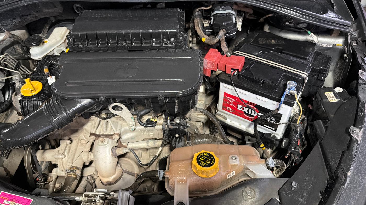 2024 Tata Tiago XTA CNG , CNG, Automatic, 50,745 km, Engine View - Left