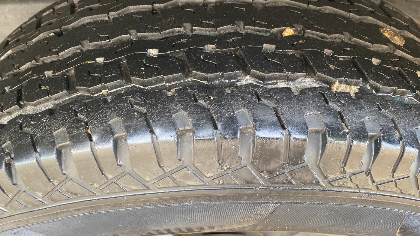 2021 Mahindra Thar LX HT PETROL 4WD MT, Petrol, Manual, 38,768 km, Left Rear Tyre Tread