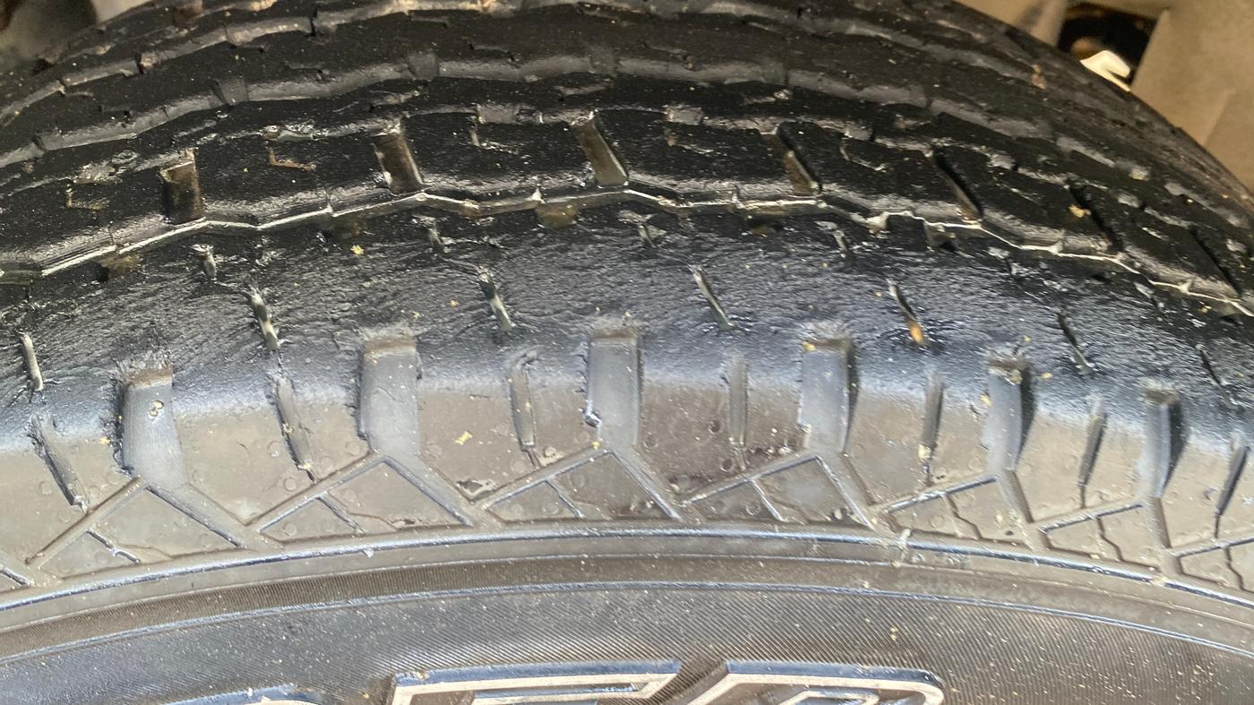 2021 Mahindra Thar LX HT PETROL 4WD MT, Petrol, Manual, 38,768 km, Left Front Tyre Tread