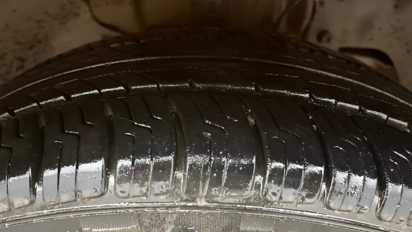 2017 Tata Tiago XZA PETROL, Petrol, Automatic, 90,097 km, Right Front Tyre Tread