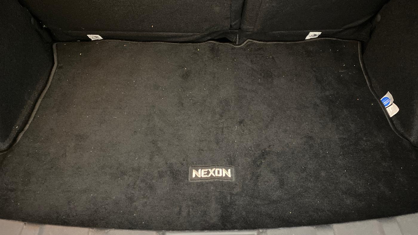 2024 Tata NEXON FEARLESS + SUNROOF DCA DUAL TONE 1.2 PETROL, Petrol, Automatic, 12,643 km, Boot Inside