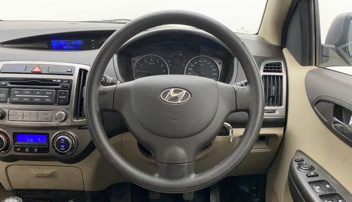 2013 Hyundai i20 MAGNA (O) 1.2, Petrol, Manual, 33,971 km, Steering Wheel Close Up