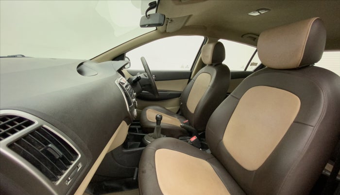 2013 Hyundai i20 MAGNA (O) 1.2, Petrol, Manual, 33,971 km, Right Side Front Door Cabin