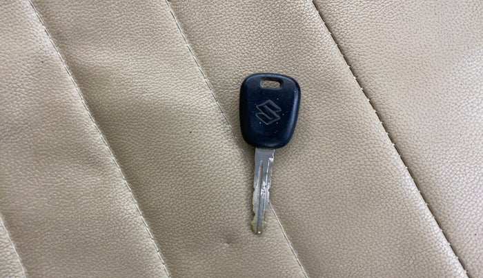 2017 Maruti Alto 800 LXI, Petrol, Manual, 70,340 km, Key Close Up