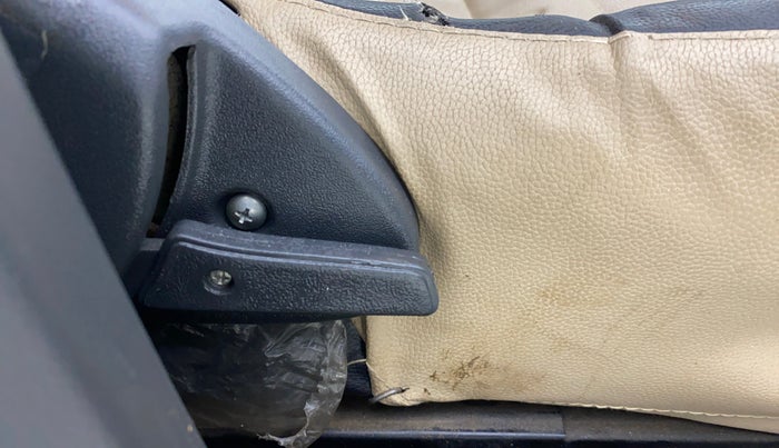 2017 Maruti Alto 800 LXI, Petrol, Manual, 70,340 km, Driver Side Adjustment Panel