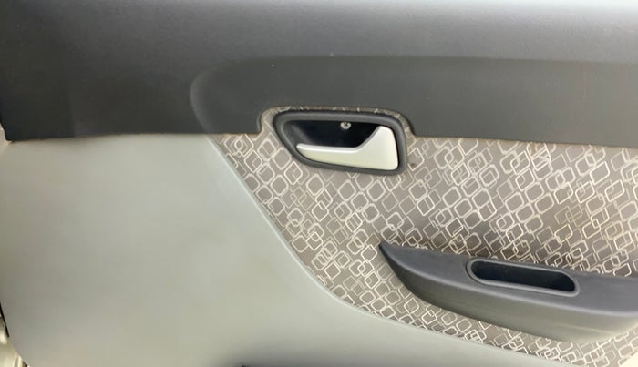 2017 Maruti Alto 800 LXI, Petrol, Manual, 70,340 km, Driver Side Door Panels Control