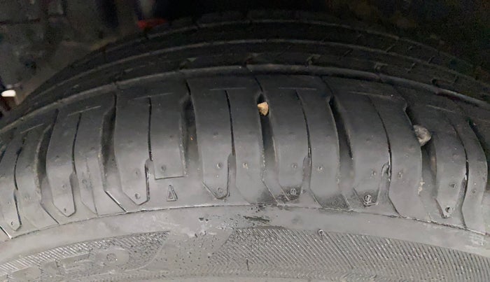 2021 Hyundai Verna SX (O) 1.5 VTVT IVT, Petrol, Automatic, 7,675 km, Right Rear Tyre Tread
