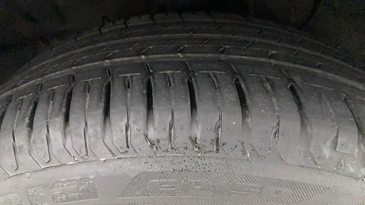 2021 Hyundai Verna SX (O) 1.5 VTVT IVT, Petrol, Automatic, 7,675 km, Right Front Tyre Tread