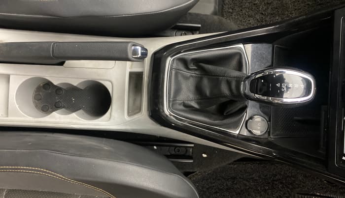 2021 Skoda KUSHAQ STYLE 1.0L TSI AT (6 AIRBAGS), Petrol, Automatic, 59,630 km, Gear Lever