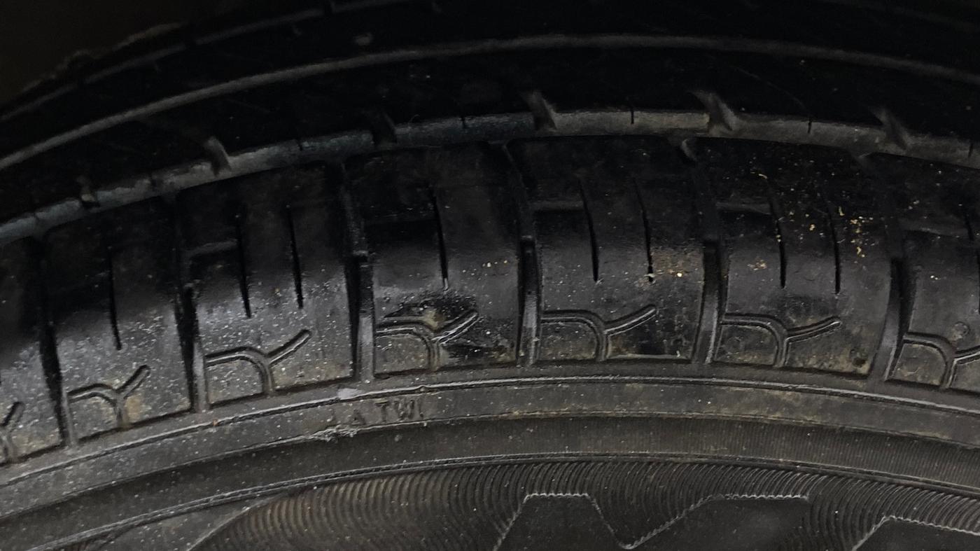 2018 Maruti Alto 800 LXI, Petrol, Manual, 63,501 km, Right Front Tyre Tread